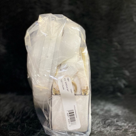 COACH Satchel In Signature Canvas - Picture 10 of 10